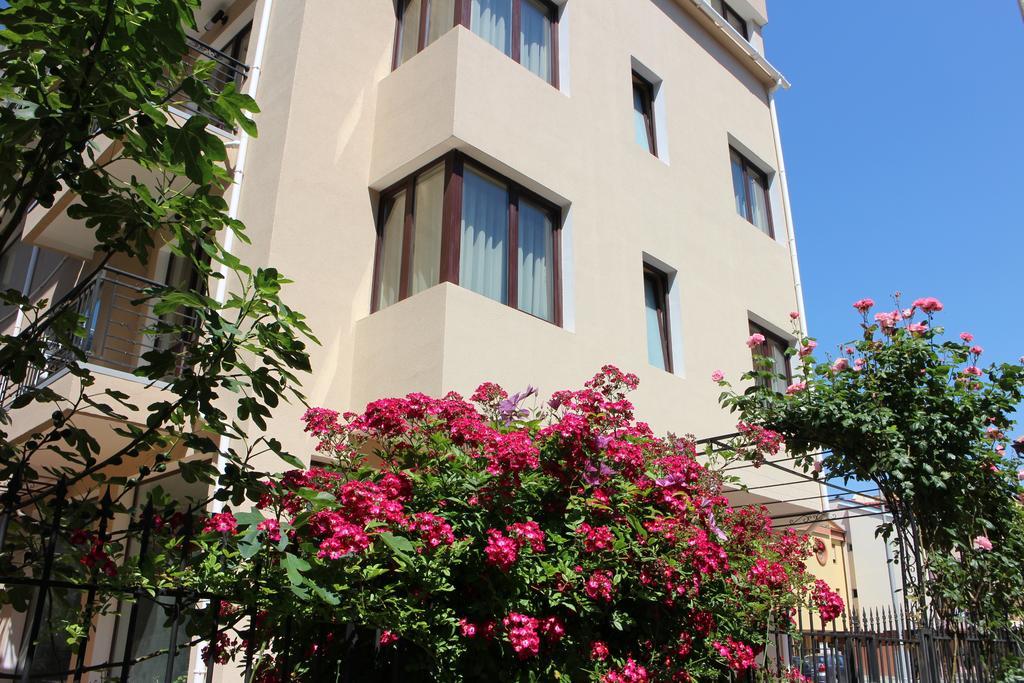 Flowers Apartments Nesebar Exteriör bild